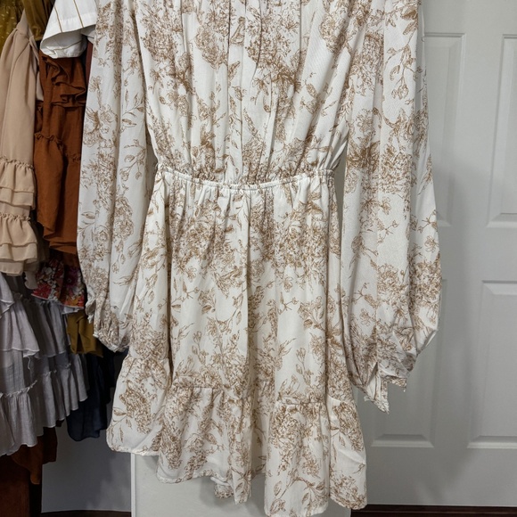 Missguided Button Front A-Line Dress Floral White and Cream NWT Size 0 Small - Picture 3 of 6